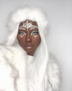 Ice Princess Makeup, Snow Makeup, Ice Makeup, Ice Queen Costume, Ice Queen Makeup, Girl Halloween Makeup, Princess Makeup, Milky Nails, Witch Makeup