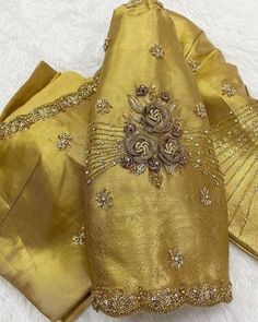 Golden Blouse Maggam Work, Gold Maggam Work Blouse Designs, Golden Blouse Aari Work, Gold Kanjeevaram Saree, Golden Blouse Designs, Gold Blouse Designs, Wedding Blouses, Simple Blouses