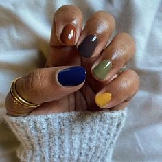 Nails And Rings, Multicolored Nails, Thanksgiving Nail Designs, Nagellack Trends, Nagel Tips, Thanksgiving Nails, Minimalist Nails, Funky Nails, Nail Polishes