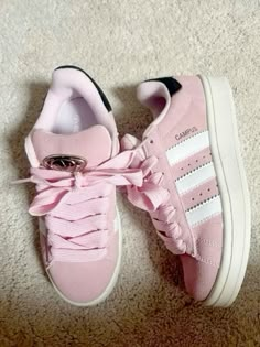 Pretty Sneakers, Basket Style, Dr Shoes, Trendy Shoes Sneakers, Preppy Shoes, Pretty Shoes Sneakers, Shoes Outfit Fashion, Shoe Wishlist, Cute Nike Shoes