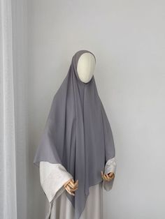 Hijab Fashion For Older Women, Muslim Outfit Ideas, Simple Wedding Dress Short, Modest Outfits Muslim, Muslim Outfit, Embellished Hoodie, Modest Fashion Hijab