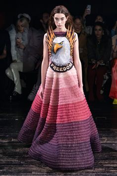 Viktor & Rolf Haute Couture Printemps-Été 2019 - tendances mode, beauté, mannequins et inspirations Spring Fashion Trends, Runway Looks, Couture Gowns