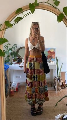 Outfit Inspo Boho Casual, Boho Skater Style, La Aesthetic Outfits, Modern Bohemian Outfits, Boho Rave Outfit, How To Layer Clothes, Musician Outfits, Summer Outfits Vsco, Hippy Outfits