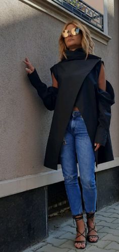 Hi Low Shirt Outfit, Casual One-shoulder Fall Blouse, Chic Oversized Asymmetrical Blouse, Casual One Shoulder Fall Blouse, Oversized Blouse For Spring Party, Oversized Party Blouse For Fall, Oversized Fall Party Blouse, Casual Party Blouse With Asymmetrical Hem, Fall Party Blouse With Cold Shoulder