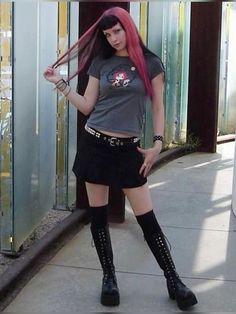 Summer Mall Goth Outfits, Mall Goth Inspo Outfits, Summer Emo Outfits 2000s, Goth Girls In The 90s, Mallgoth Outfits 90s, Mall Goth Summer Outfits, Mopey Goth Fashion, 90s Mall Goth Outfit