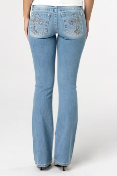 Discover stylish mid rise bootcut jeans for women, perfect for any outfit. Shop the latest in bootcut jeans now! Bootcut Jeans For Women, Tight Outfits, Mid Rise Bootcut Jeans, Cross Embroidery, Outfit Plan, Fits Clothes, Outfit Shop, 2000s Fashion Outfits, Tights Outfit