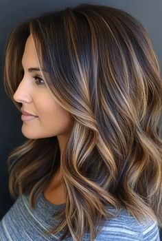 I will share 15 highlight ideas that are perfect for girls looking to refresh their look.Highlights can add depth and dimension to your hair, #highlightsbrownhair Med Brown With Blonde Highlights, Hair Color Framing Face, Smudge Root Highlights, Dark Foils Hair Brown, Caramel Beige Highlights, Highlights On Brown Hair Medium Length, Brunette Hair Color Inspiration, Brunette Hair Dimension Highlights, Half Head Foils For Dark Brown Hair