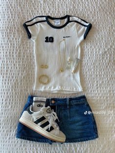 Cute Outfits Simple, Campus Outfit, Outfits Simple, School Shorts, Lazy Outfits, Cute Aesthetic, Pinterest Outfits