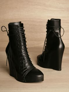 black lace up wedge Ann Demeulemeester, Crazy Shoes, Shoe Obsession, Wedge Boots, Lace Boots, Suho