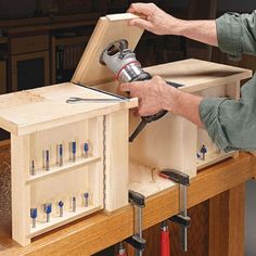 Woodsmith Magazine Compact Router Table Plans | Woodpeckers Woodworking Router Table, Router Table Plans, Diy Router Table, Diy Router, Woodworking Plans Pdf, Diy Workbench, Router Woodworking, Diy Holz, Router Table