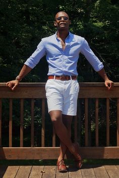 Shop this look for $157: http://lookastic.com/men/looks/light-blue-longsleeve-shirt-and-white-shorts-and-brown-belt-and-brown-derby-shoes/2118 — Light Blue Longsleeve Shirt — White Shorts — Brown Leather Belt — Brown Leather Derby Shoes White Dress Shorts, Mens White Shorts, Don Pedro, Short Blanc, Mens Shorts Outfits, Short Men Fashion, Blue Long Sleeve Shirt