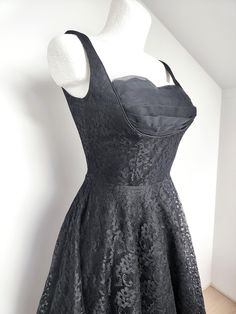 This Womens Dresses item by WalkingStrangerStore has 3 favorites from Etsy shoppers. Ships from Poland. Listed on Sep 2, 2024 90s Goth Dress, Witch Prom Dress, Vintage Hoco Dress, 70s Black Dress, Prom Dress Elegant, Goth Clothes, Dress Elegant Long, Floral Ornaments, Witch Dress