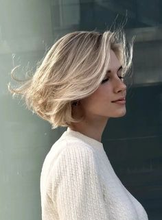 Cool Blonde Hair Color, Hair Color Inspiration, Cool Blonde Hair Colour, Chic Haircut, Cool Blonde Hair, Peinados Recogidos, Cool Blonde, Big Chop, Haircut And Color