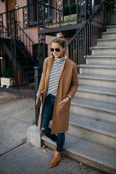 Camel Sweater Coat | Stripe Mock Neck Sweater Sweater Coat Outfit, Camel Coat Outfit Classy, Camel Coat Outfit Casual, Moda Over 50, Mantel Outfit, Camel Coat Outfit, Camel Sweater, Pijamas Women, Mode Mantel