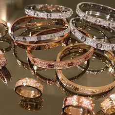 Glitter Photography, Rings And Bracelets, Diamond Image, Dope Jewelry, Jewelry Inspo, Gold Jewelry Fashion