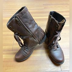 Steve Madden Women's Troopa Leather Lace Up Combat Brown Boots Shoes Size 7.5. Perfect Condition Like Brand New! The Only Thing Is There Is A Little Scuff On The Right Front Toe. You Can See In The Pictures. It Is Very Minor To The Shoe. Brown Boots, Distressed Boots, Shoes Steve Madden, Shoes Size 7, Leather Lace, Boots Shoes, Steve Madden Shoes, Shoes Heels Boots, Leather And Lace