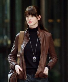 Outfits With Jackets, Devil Wears Prada, Fashion Mistakes, Casual Chic Outfit, Brown Leather Jacket, The Devil, Character Outfits, Outfits Casuales