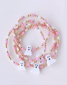 Pink Halloween Bracelet, Beading Bracelets Ideas, Halloween Beaded Bracelet, Boo Bracelet, Ghost Bracelet, Pastel Ghost, Halloween Bracelet, Halloween Beads