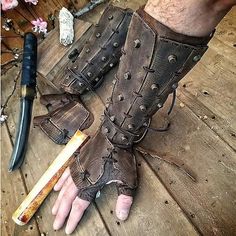 Ronin Samurai, Armadura Cosplay, Burning Men, Leather Bracers, Cosplay Armor, Arm Guard, Samurai Armor, Halloween Masquerade, Leather Armor