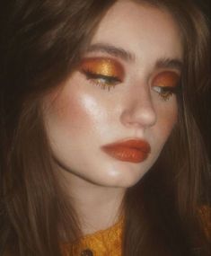 Spring Eyeshadow Looks, 70's Makeup, 70s Makeup Look, Spring Eyeshadow, Look Disco, Hippie Makeup, Disco Makeup, Maquillage On Fleek, 70s Makeup