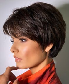 Kort Bob, Thick Hair Cuts, Pixie Bob Haircut, Bob Haircut With Bangs, Short Bob Haircuts, Haircut For Thick Hair, Trending Haircuts