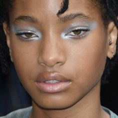 Willow Smith, Clear Lip Gloss, Blue Eyeshadow, Looks Black, Blue Makeup, Editorial Makeup, Makati, Creative Makeup, Pretty Makeup