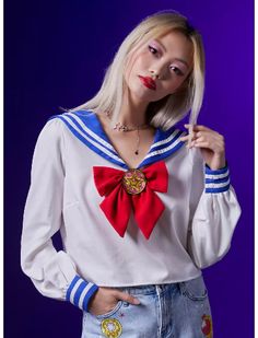 Look just like your favorite Sailor Guardian when she's not fighting evil! This long-sleeve top from Pretty Guardian Sailor Moon is designed like Usagi Tsukino's school uniform, complete with her iconic red bow and a fabric Crystal Star Compact, plus sailor collar and cuff sleeves. Sailor Moon Cosplay, Sailor Moon Usagi, Tall Hoodies, Sailor Collar, Pretty Guardian Sailor Moon, Plus Size Fits, Sweaters And Jeans, Red Bow, Girls Long Sleeve