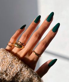 January Nail Colors, Emerald Nails, Dark Green Nails, January Nails, Green Nail Designs, Winter Nails Acrylic, Green Nail Polish, Green Nail, Almond Acrylic Nails