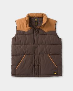 Cat Workwear MEN'S BIG SKY PUFFER VEST Coffee Bean Bronze Front Yoke Design, Vests Mens, Logo Label, Big Sky, Rain Wear, Work Shirts, Short Jacket, Puffer Vest, Shirt Accessories