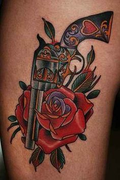 Artist: Matteo Pasqualin . Handfeuerwaffen gehören zu den spezielleren Tattoo-Motiven. Sie werden meist in den beiden Stilrichtungen Oldschool und Realistik gestochen. Waffen sind sowohl bei Frauen als auch bei Männern sehr beliebt und können in allen nur erdenklichen Größen und Farben umgese… Sanskrit Tattoo, Sparrow Tattoo, Omerta Tattoo, Sweet Tattoos, Home Tattoo, American Traditional Tattoo