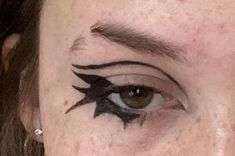 Eyeliner Inspo, Alt Indie, Trad Goth, Cool Makeup Looks, Male Makeup