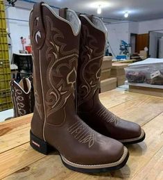 Cowboy Boots In The Air, Vaquero Boots Women, Cowgirl Boots Square Toed Ariat, Cowboy Boots Mexican, Quince Boots, Mexican Boots For Women, Mexican Botas, Ariat Boots Women's