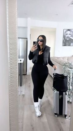 Cute Airport Outfit, Look Kylie Jenner, Modele Fitness, Instagram Baddie, Mode Zara, Winter Fashion Outfits Casual, Cold Outfits, Neue Outfits