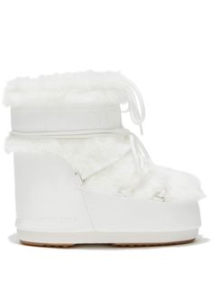 White Snow Boots, Chanel Heels, Girl Boots, Snow Bunny, Cold Weather Boots, Boots White