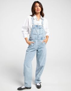 Levi's Vintage Overalls - Mesh Intentions. Made From A Durable Cotton-Rich Fabric, These Vintage-Inspired Overalls Have All The Familiar Features You Love Creating An Authentic Look From Top To Bottom. Better With Age And Wear, This Classic Workwear Essential Has Already Become A Closet Staple To Transition Through The Seasons. Adjustable Straps. Multiple Pockets For Storage. Relaxed Through Your Hip And Thigh. Approx. Inseam: 28''. 100% Cotton. Machine Wash. Imported. Model Is Wearing A Size X-Small. Model Measurements:height: 5'6" Bust: 32"waist: 26"hips: 35" Light Wash Denim Overalls, Levis Overalls Outfit, Styling Overalls, Style Overalls, Vintage Overalls, Wwe T Shirts, Flannel Sweatshirt, Overalls Outfit, Workwear Essentials