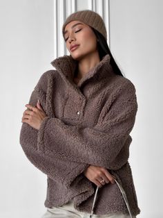 Stay cozy and chic this season with our woman fur anorak, made from luxurious eco fur for ultimate warmth and comfort. This oversized design blends effortlessly into your wardrobe, perfect for layering during the colder months while adding a stylish, relaxed vibe. Product Details: Material: High-quality eco fur Fit: Oversized, relaxed fit (one size, 42-46) Color: Brown, Black, White Features and Benefits: This teddy sweater woman combines the plush texture of eco-friendly materials with a contemporary, oversized silhouette, making it a perfect addition to any casual or cozy outfit. Designed to keep you warm without compromising on style, the woman sherpa sweater is perfect for everyday wear or outdoor activities. The sherpa sweater is breathable and comfortable, providing the softness of f Teddy Sweater, Fur Jacket Women, Sherpa Sweater, Oversized Sweater Women, Oversize Sweater, Sherpa Hoodie, Cozy Outfit, Stay Cozy, Winter Sweaters