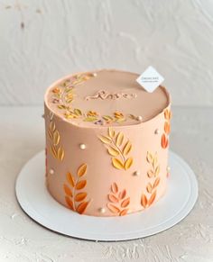 Cake pastry Instagram inspiration Autumn Cake Ideas Birthday, Minimalist Birthday Cards, Minimalist Birthday Cake, Small Birthday Cake, Fall Leaf Cake, Minimalist Birthday, Simple Cake Designs, Peach Cake