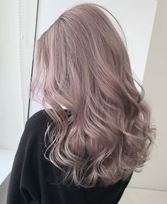 Subtle Lilac Hair, Milk Tea Pink Hair, Ash Pink Hair Color, Hair Color Ideas Korean, Silver Pink Hair, Ash Pink Hair, Pink Grey Hair, Rose Blonde Hair, Dusty Rose Hair