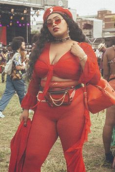 Red Festival Outfit, Festival Grunge, Afro Punk Fashion, Look Festival, Outfits Curvy, Photographie Portrait Inspiration, Coachella Festival, Estilo Punk, Festival Looks