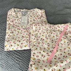 Petit Plum Women’s Pajamas New With Tags Long Pants Long Sleeves . Cream With Pretty Flowers. Coquette Pjs, Flower Pajamas, Halloween Pajama Pants, Moto Girl, Womens Pjs, Cheerleader Costume, Cute Pajama Sets, Cozy Loungewear, Lingerie Tops