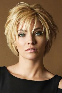 Hairstyles For Fat Faces, Shaggy Hairstyles, Short Layered Bob Hairstyles, Short Shag Hairstyles, Shaggy Haircuts, Short Shag, Layered Hairstyles, Short Hairstyles For Thick Hair, Short Layered