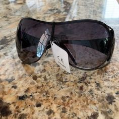 Black Wrap Sunglasses Reflective Sunglasses, Wrap Sunglasses, Tory Burch Sunglasses, Diff Eyewear, Dolce Gabbana Sunglasses, Tortoise Shell Sunglasses, Tom Ford Sunglasses, Black Wrap, Brown Sunglasses