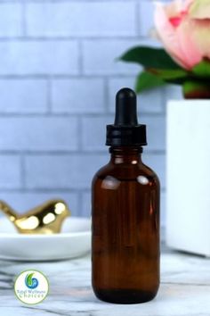 DIY Face Oil Recipe with Essential Oils for Smooth Beautiful Skin! Essential Oils Face Serum, Diy Herbal Face Oil, Diy Facial Oil Serum, Homemade Facial Oil Anti Aging, Diy Rose Hip Oil Facial Serum, Essential Oil Anti Aging