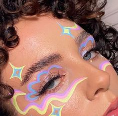 Colorful Face Makeup, Hippie Face Paint, Cool Face Paint, Festival Face Paint, Face Painting Tutorials, Festival Face, Neon Makeup, Face Painting Easy