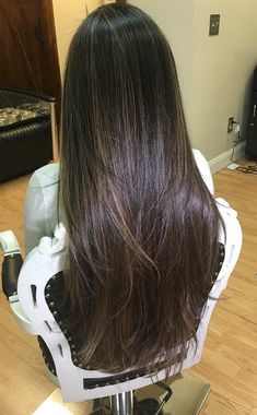 Simple Highlights For Dark Brown Hair, Black Hair With Subtle Highlights, Long Hair With Highlights, Brown Bayalage Hair, Brown Skin Blonde Hair, Asian Hair Highlights, Black Hair With Brown Highlights, Highlights On Black Hair