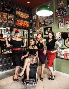 Women Editorial, Moda Pin Up, Cabelo Pin Up, Rockabilly Baby, Rockabilly Looks, Victory Rolls, Pin Up Vintage, Barbershop Design, Vintage Barber