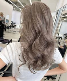 Milk Tea Colour Hair, Hair Color Mushroom Blonde, Very Light Ash Brown Hair, Ash Brown Hair Color With Money Piece, Mushrooms Brown Hair, Frosty Brown Hair Color, Beige Hair With Highlights, Milk Tea Grey Brown Hair, Ash Mushroom Hair