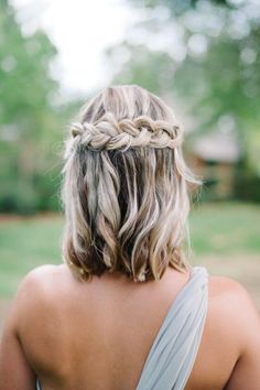 Wedding Hair Tips, Bridesmaid Hair Tutorial, Wedding Hairstyles Bridesmaid, Wedding Hairstyles Medium Length, Romantic Wedding Hair, Bridesmaid Hair Half Up, Homecoming Hairstyles Updos, Bridesmaid Hair Down, Homecoming Hair Down