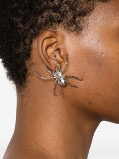 Find Y/PROJECT Spider Earrings on Editorialist. silver-tone brass polished effect spider design butterfly fastening for pierced ears These earrings come as a pair. Spider Earring, Spider Design, Spider Jewelry, Design Butterfly, Spider Earrings, Y Project, Pierced Jewelry, Demi Fine Jewelry, Red Earrings