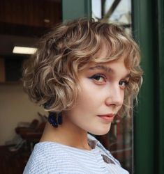 Short Curly Tan Blonde Bob with Bangs French Side Part Bob Curly, French Bob With Highlights, French Curly Bob, Curly French Bob With Bangs, French Bob Curly Hair, Curly French Bob, Hairstyles Round Face, Top 10 Hairstyles, Hair References